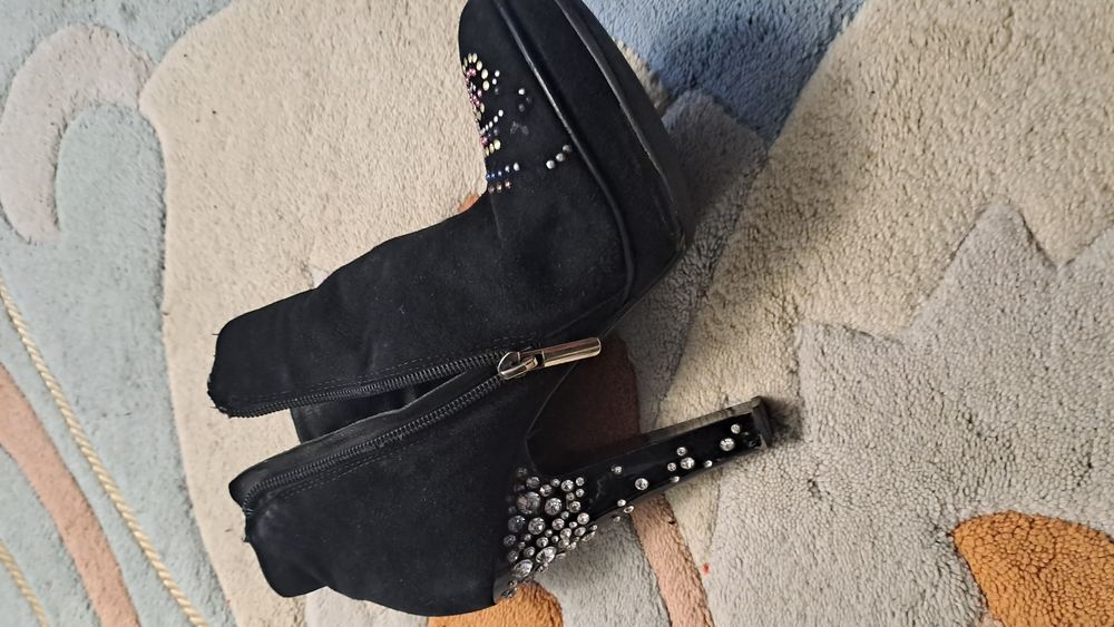 Черевики жіночі зимові та осінні