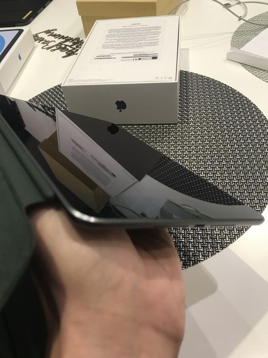 iPad mini 5, 256GB, wi-fi LTE Space Gray