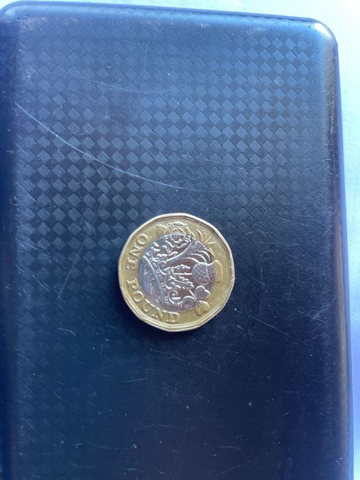 Moeda ONE POUND Elizabeth II