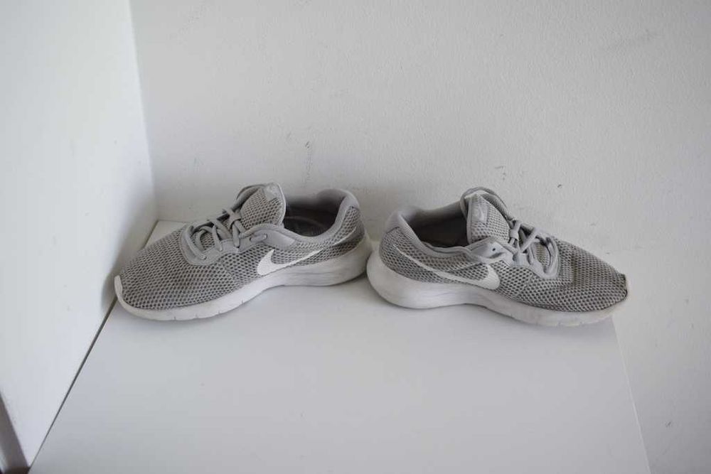 nike tanjun   buty sneakersy szare 39