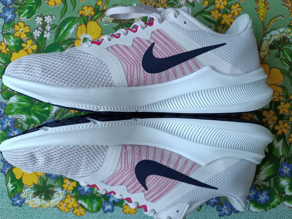 Жіночі кросівки Nike Downshifter.