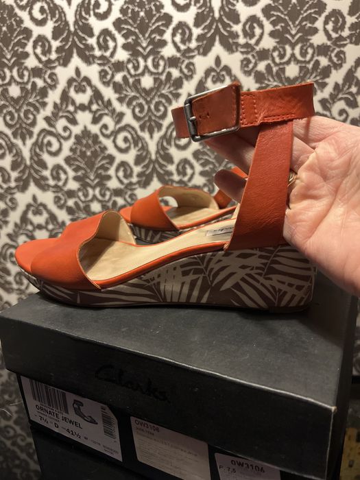 Босоніжки Clarks