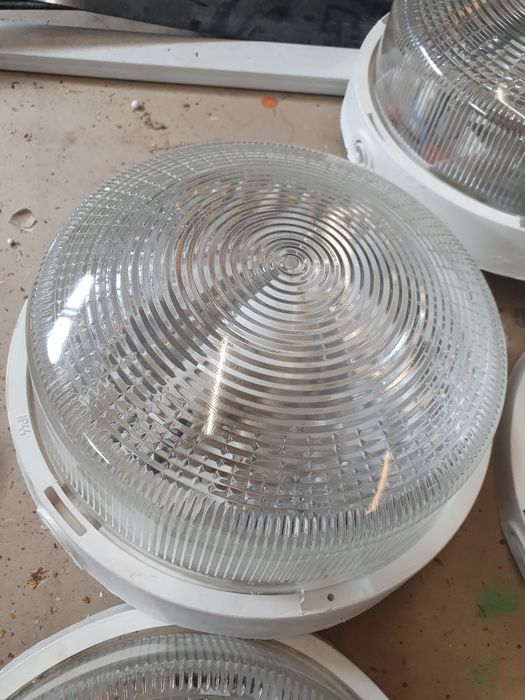 Lampy platfoniery
