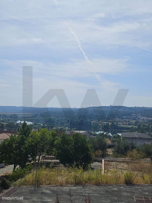Terreno Urbano de 676m2 (Lote 17) para construção de moradia em Urbani