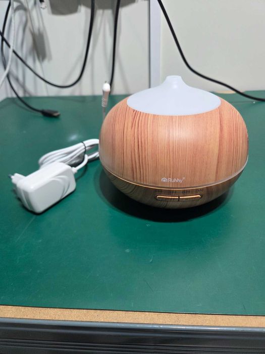 Dyfuzor zapachowy Ruhhy ultradźwiękowy z nawilżaczem i lampką LED