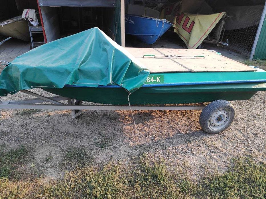 Катер Неман-1 с мотором Tohatsu M18 и местом на причале в Маяках.