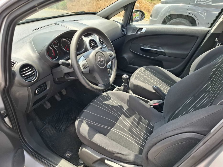 Opel Corsa — fotografia 8