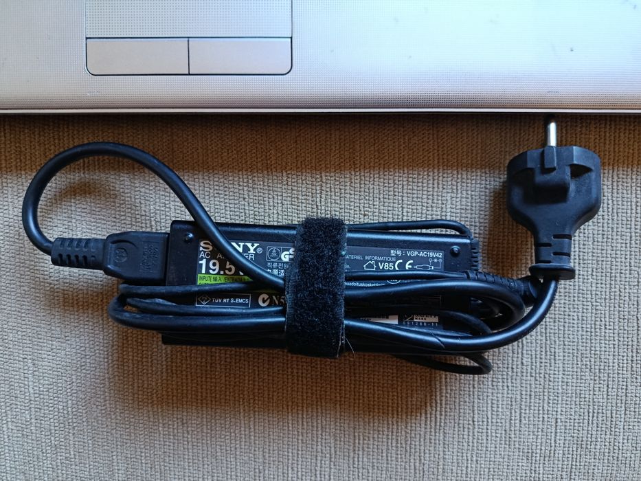 Portátil Sony Vaio VPC-F11M1E
