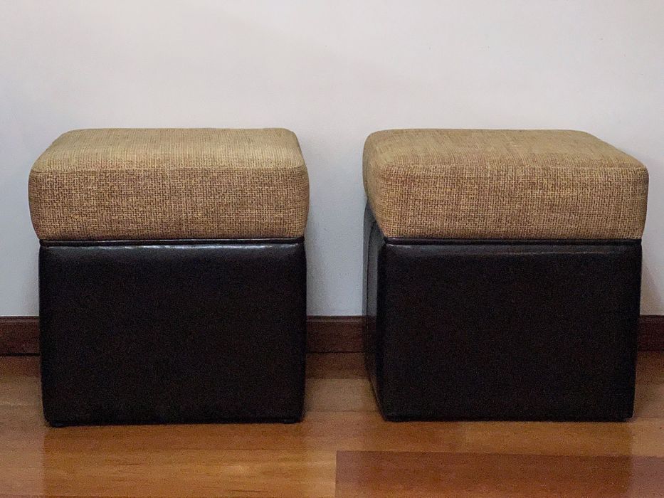 Sofás em couro com mesa de centro