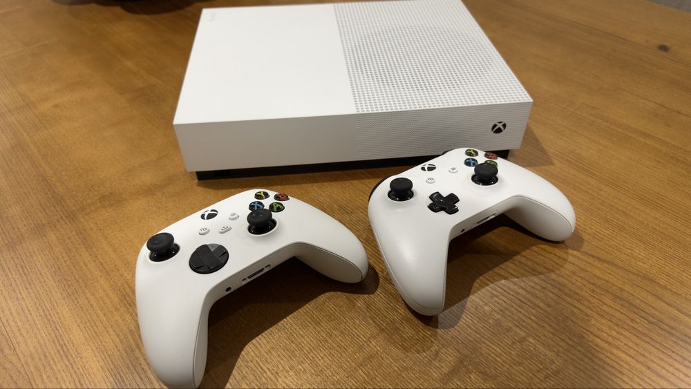 Consola XBOX One S 1 TB