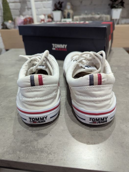 Кеди Tommy Hilfiger білі текстильні 43 розмір