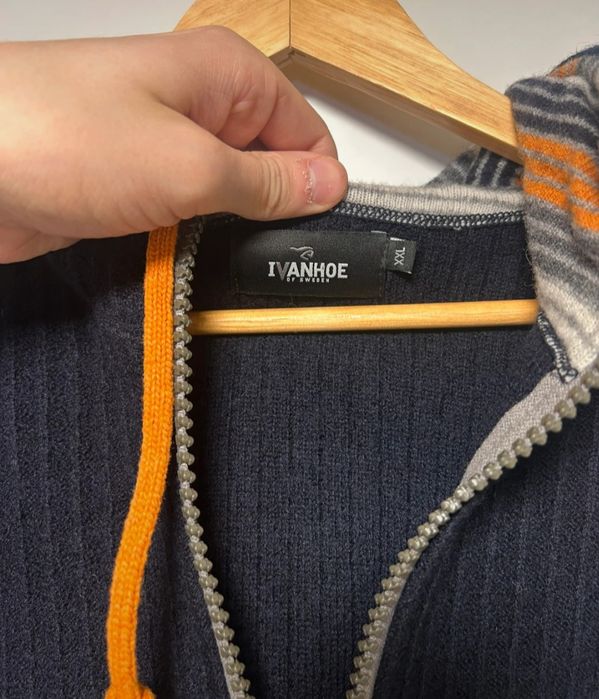 Snowboard. Bluza z kapturem wełniana