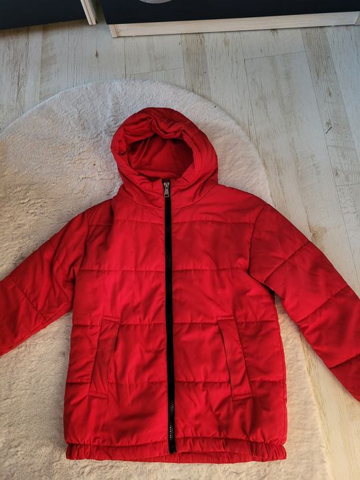 Czerwona kurtka zimowa z kapturem rozm 38 40