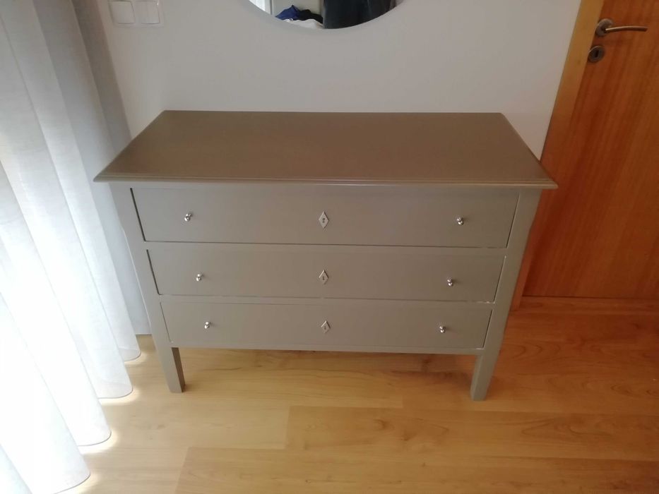 Vendo conjunto de mesas de cabeceira mais comoda.