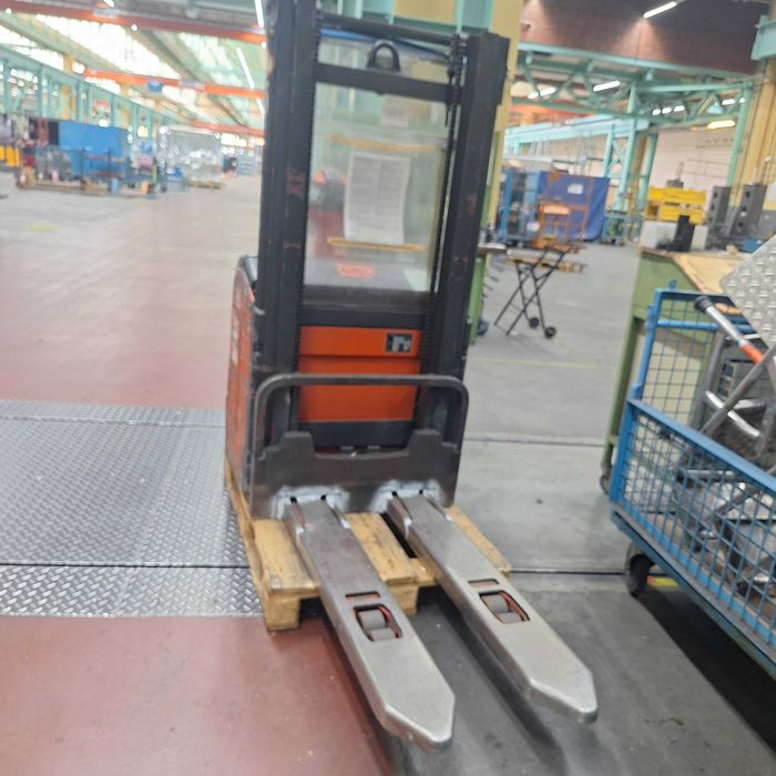 Linde L16 elektryczny wózek wysokiego podnoszenia