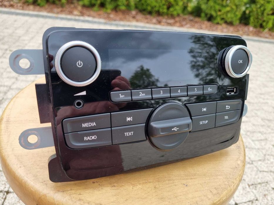 Sprzedam nowe, oryginalne radio do Renault Captur