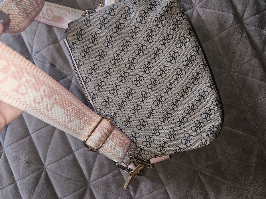 Сумка Guess кроссбоди