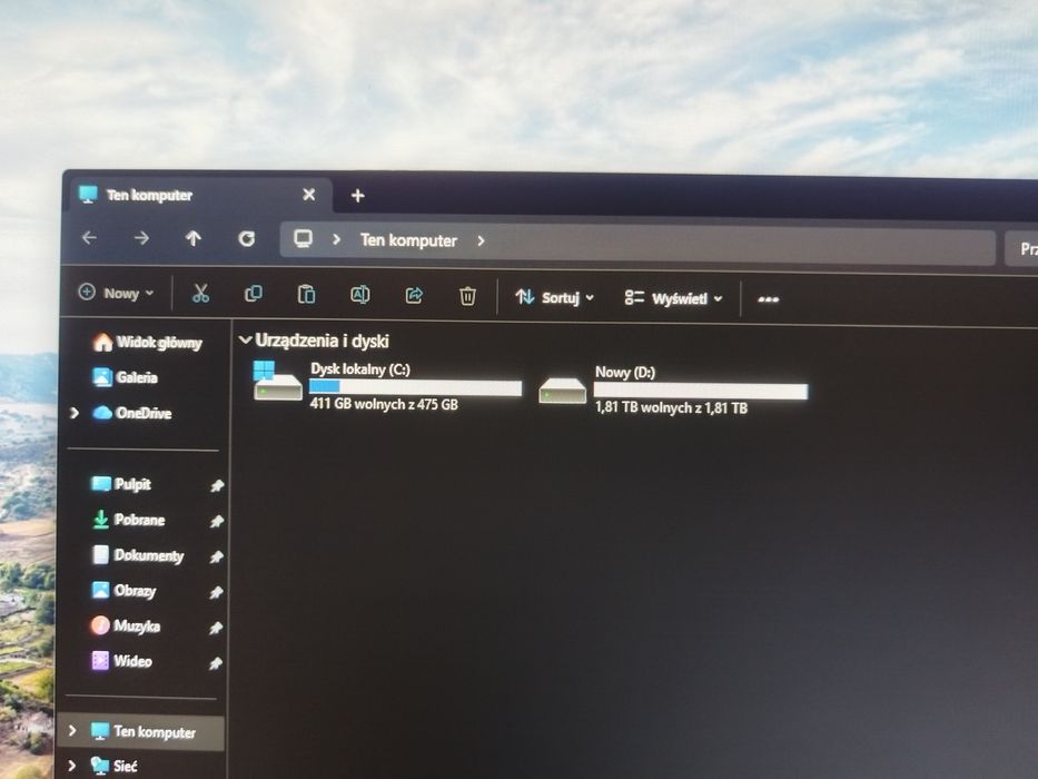 Intel i7 8700, 16 gb ram, SSD 500 gb, HDD 2TB