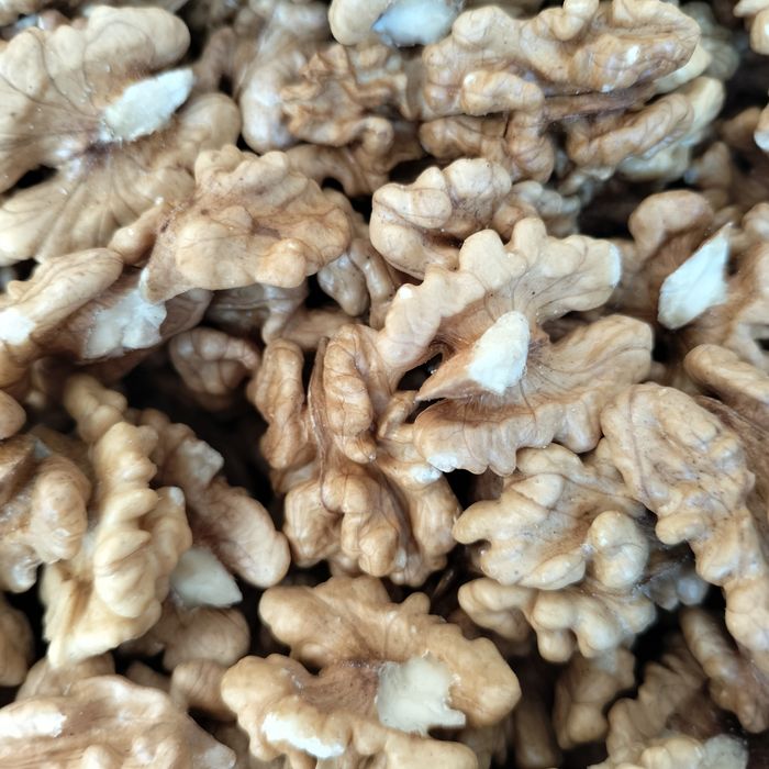 Волоські (грецькі) горіхи