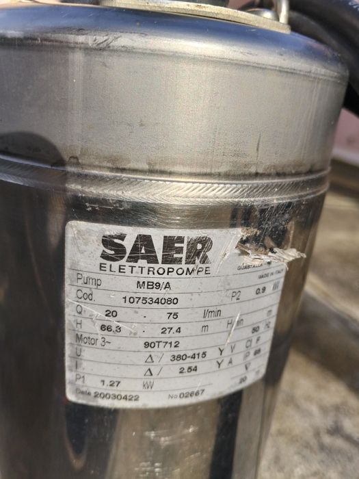 Bomba submersível trifásico