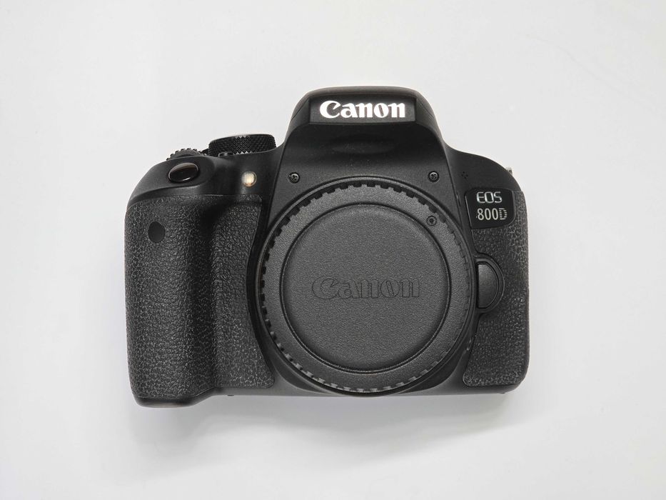 Canon EOS 800D + EF-S 18-200 IS - tylko 3348 zdjęć - pełny komplet
