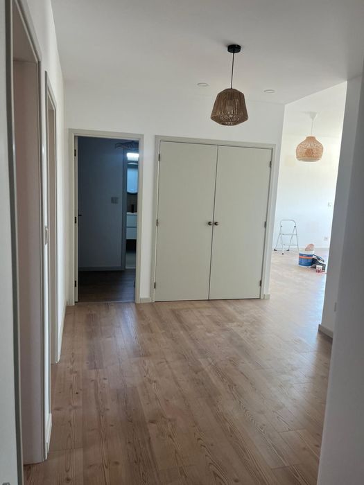 Apartamento T3 para Arrendamento no centro de Meirinhas