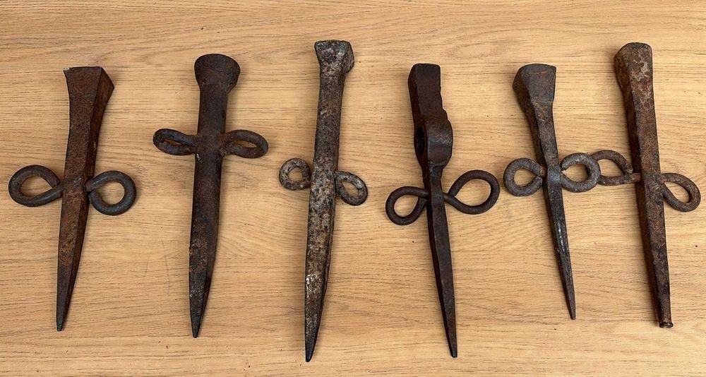 Ferramentas antigas para afiar as gadanas e outras ferramentas de lamina,