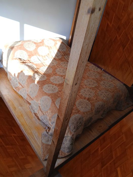 Cama de estrado extraordinária