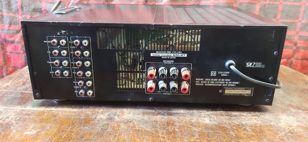 Усилитель акаі з колонками