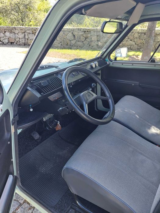 Clássico Citroën Dyane
