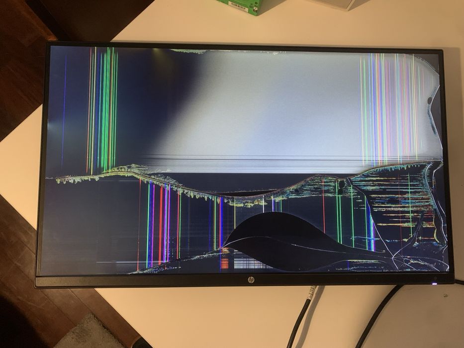 2 monitores HP Z27n com ecrã partido