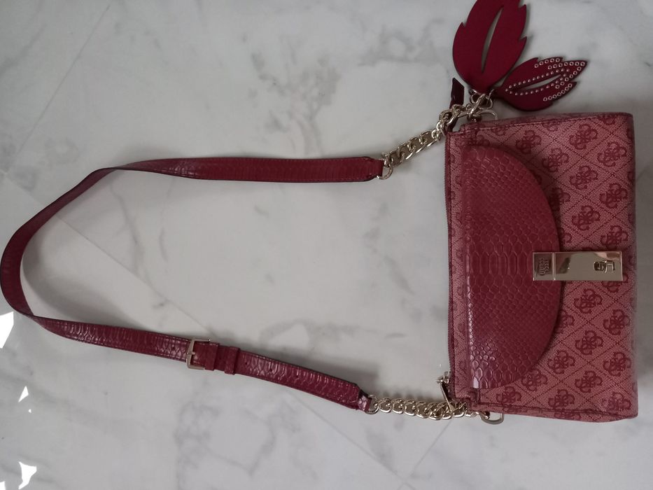 Torebka Guess w logo