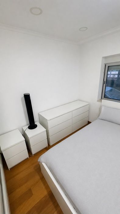 Alugo quarto em casa de Família