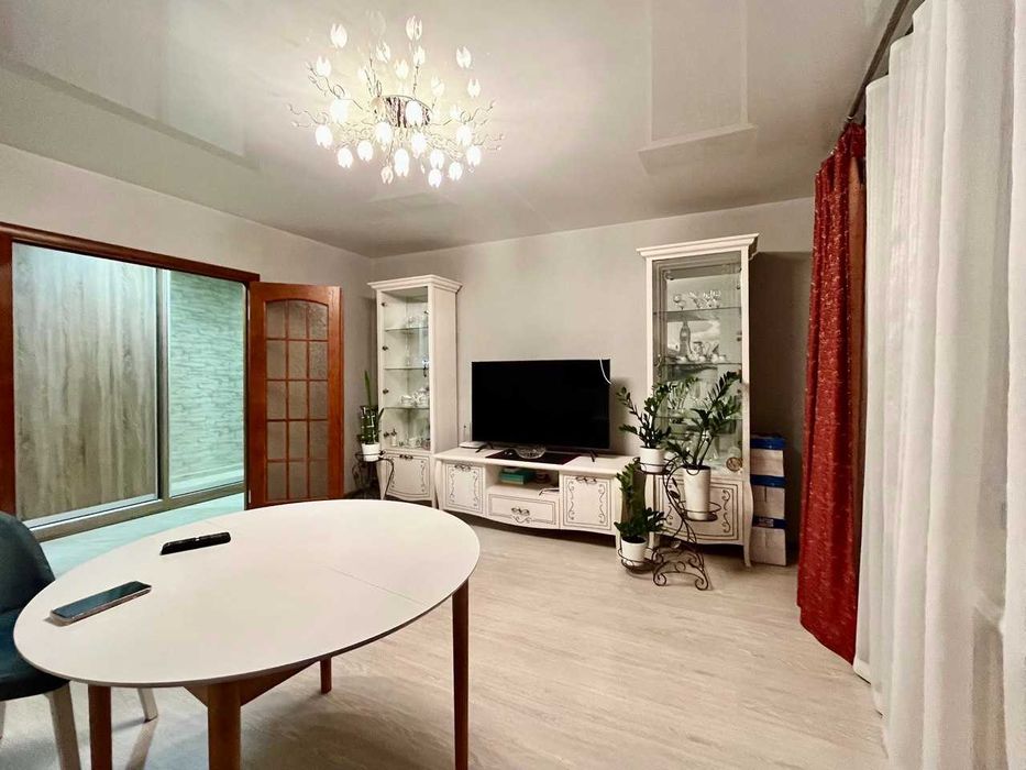 ПРОДАЖ укомплектованої 3-кімнатної квартири в Центрі (Держ.програми)