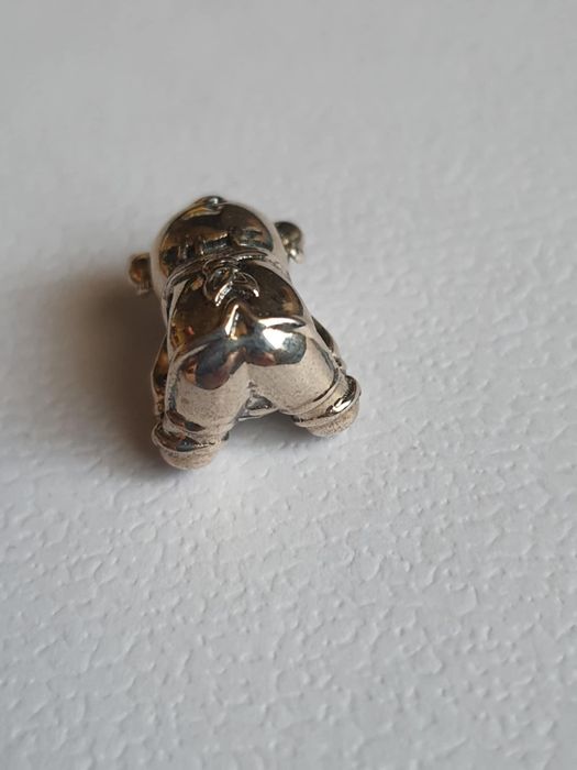 Srebrny charms miś