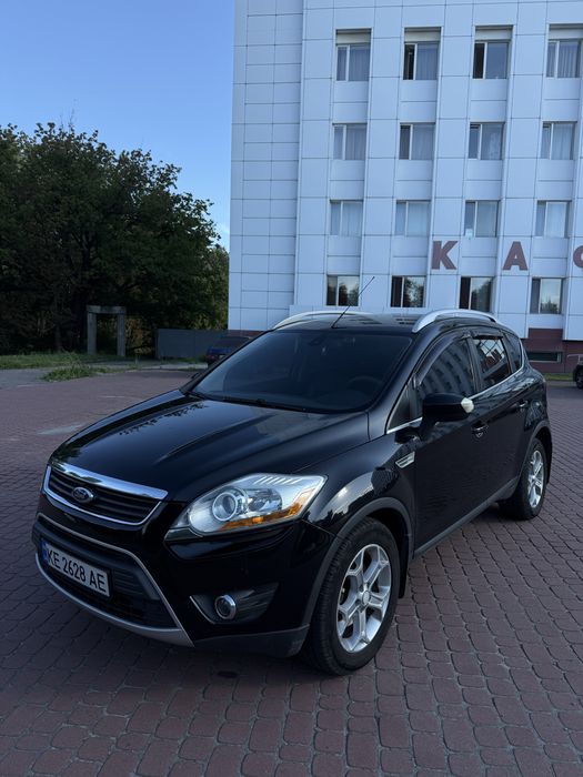 Ford Kuga 2010 року