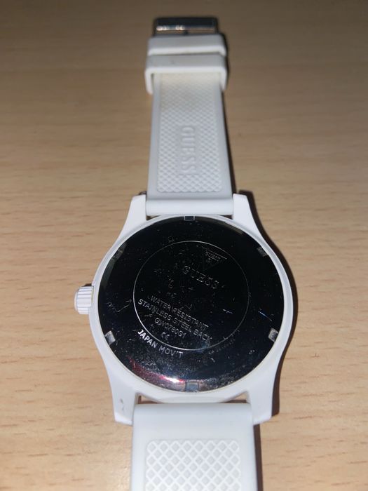 Relógio Guess com caixa