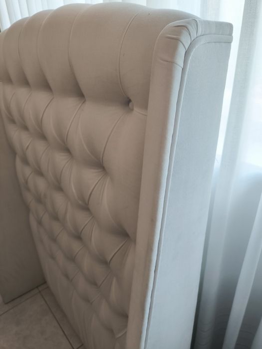 Cabeceira estofada para cama – confortável e sofisticada