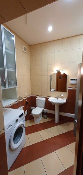 Продам два дома в одном  дворе 12соток Салтовка посёлок Кирова