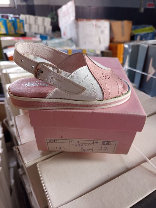 Grande lote de sapatos