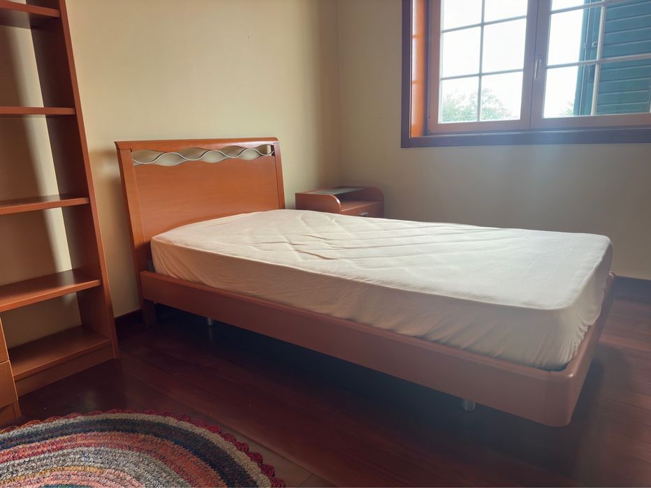 Mobília de quarto jovem em cerejeira