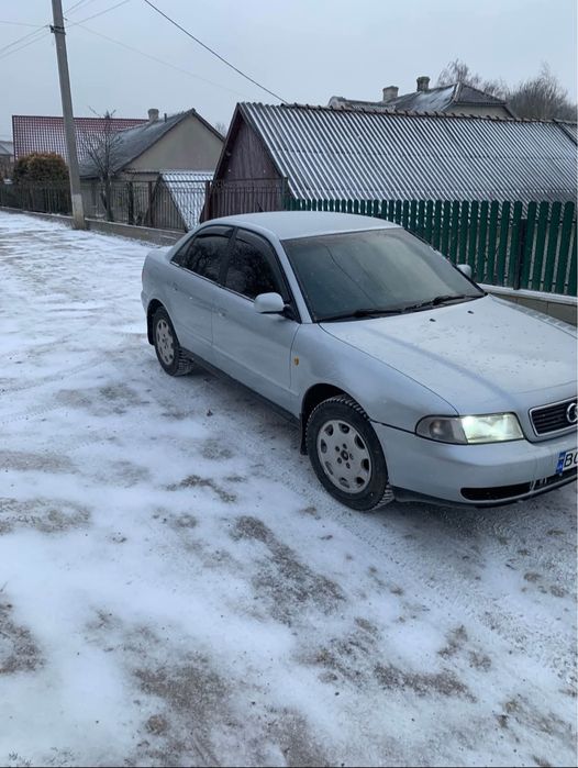 Продам Ауді А4В5 1999