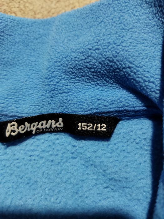 Флісова кофта Bergansна ріст 152. Насичений колір