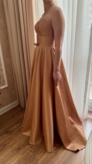 Нарядное пышное платье на выпускной, свадьбу,торжественное мероприятие