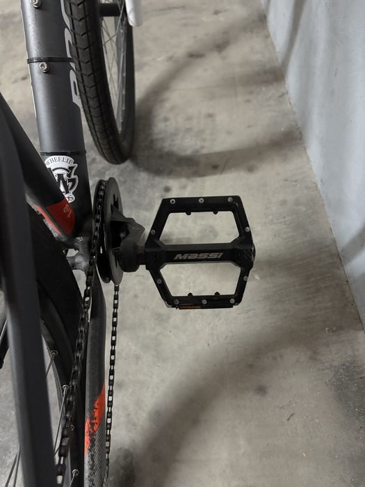 Bicicleta ST120 com algumas alterações para manobra