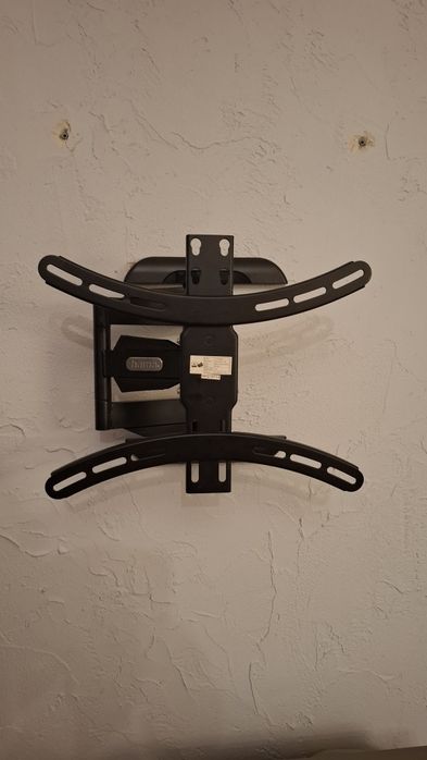 Uchwyt ścienny do telewizora.  Hama