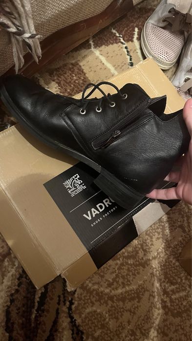 Осінні шкіряні боти