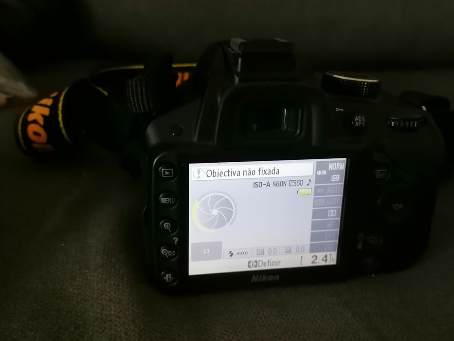 Máquina Reflex Nikon D3200 + 2 lentes + tripé + mochila