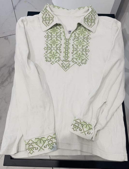 Кофтинка з вишивкою на хлопчика ,134 см