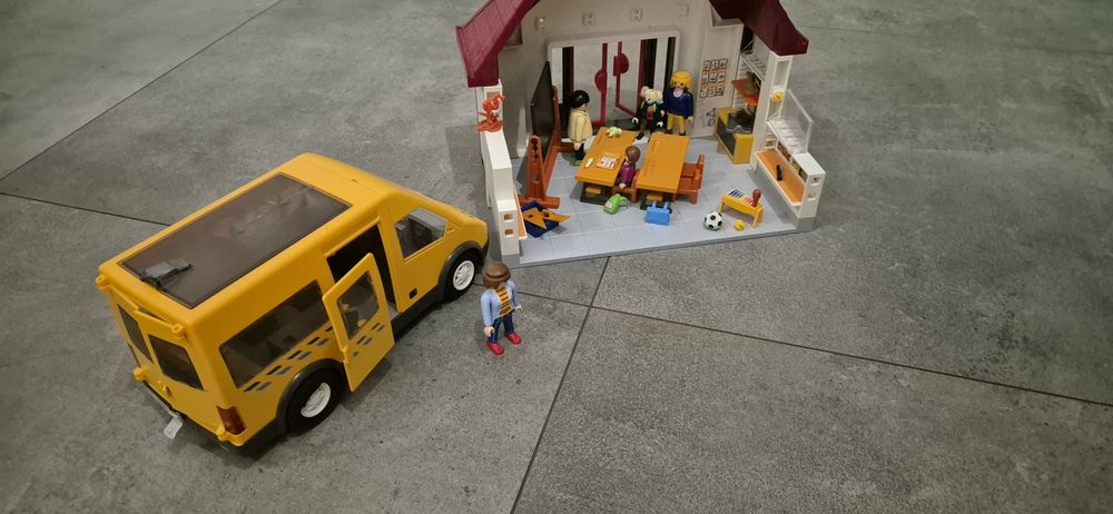 Playmobile zestaw szkola plus autobus szkolny
